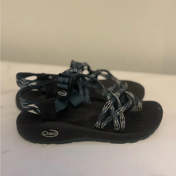 Chaco Women's Black and Gray Sandals 8 - Picture 8 of 11